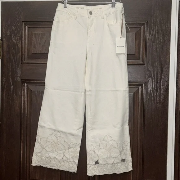NWT Anthropologie Pilcro Embroidered Cut Out Hem Cropped Jeans SZ 26 Z372-20 - Picture 5 of 6